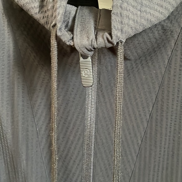 Lululemon half zip - Picture 3 of 4